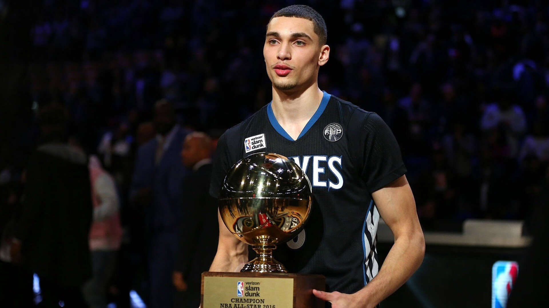 中国速度滑冰队世锦赛斩获两金一银 刷新多项纪录